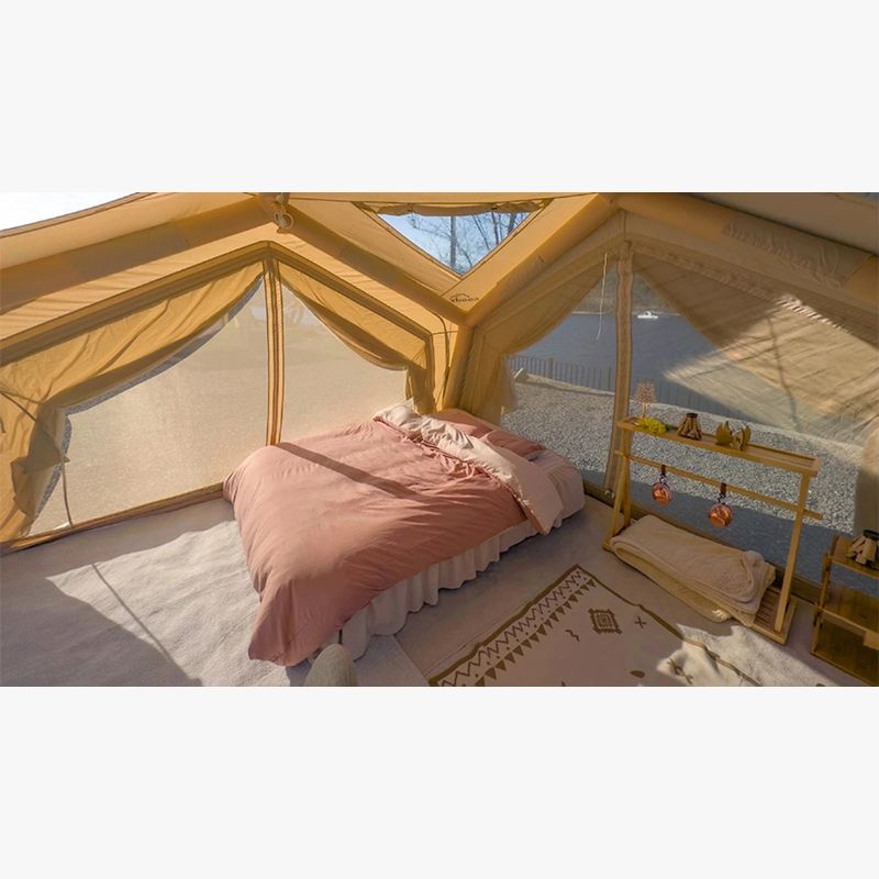 RBM Koala Hub beige interior with pink bed